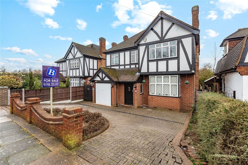 Property photo 1 of 18 Front