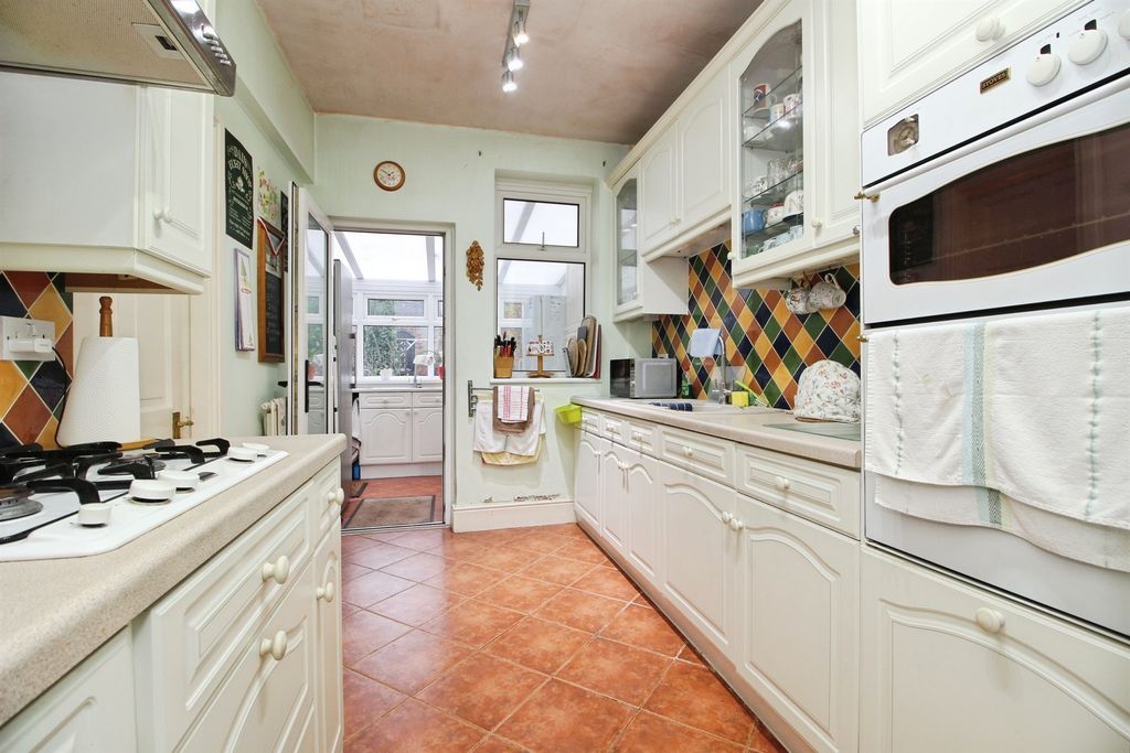 Property photo 3 of 19