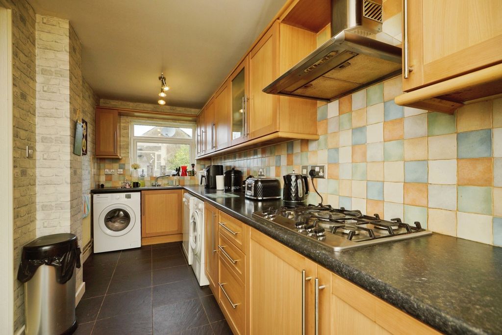 Property photo 3 of 17 Photo