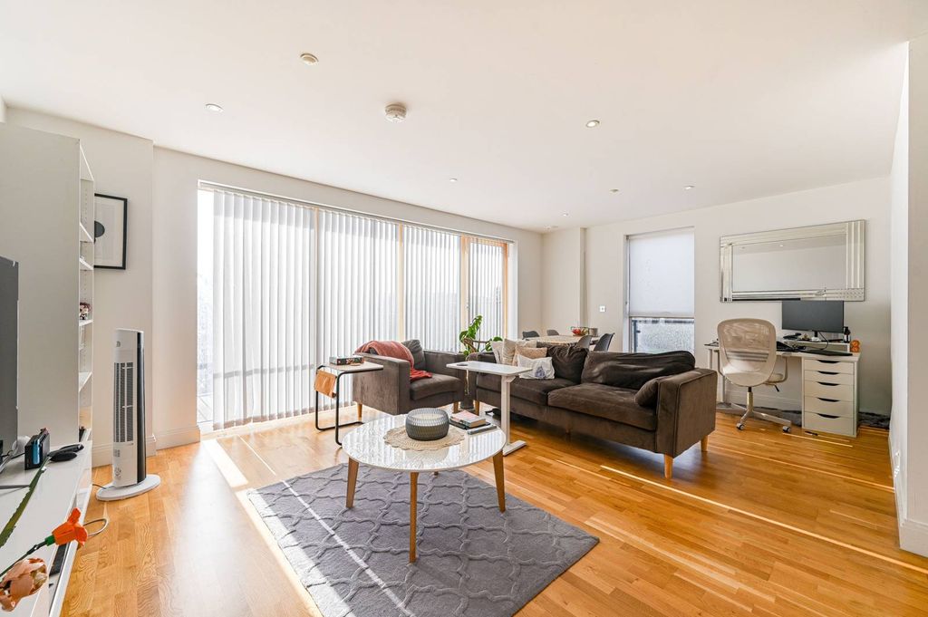 Property photo 3 of 16