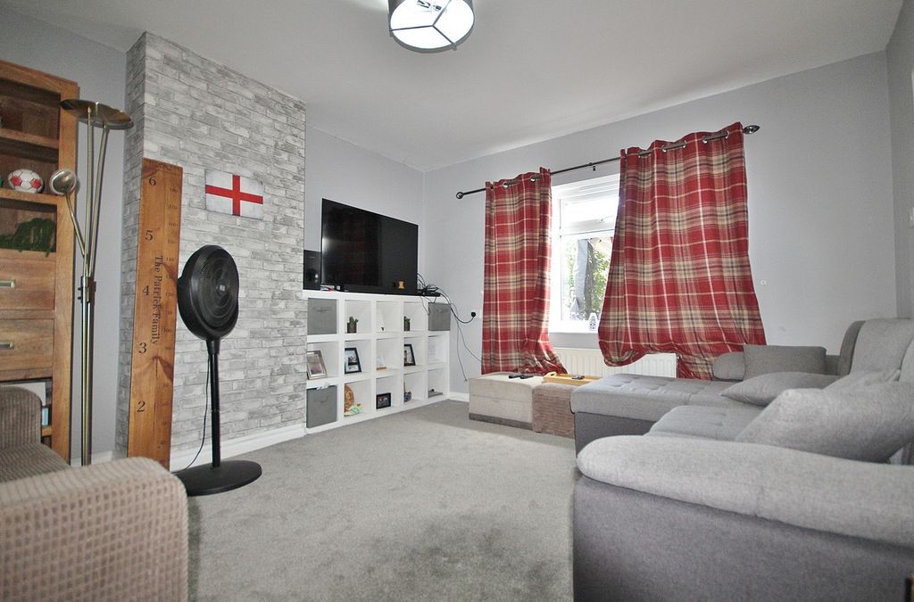Property photo 3 of 12