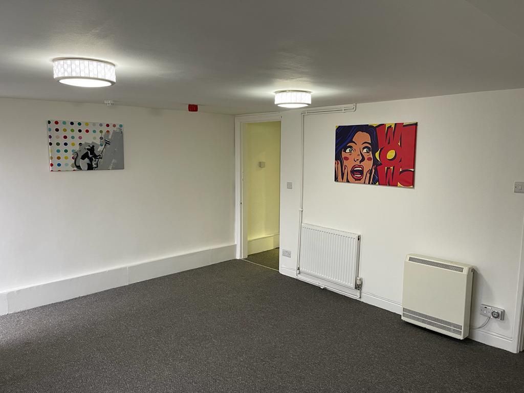 Property photo 1 of 7 Lounge 1.Jpg