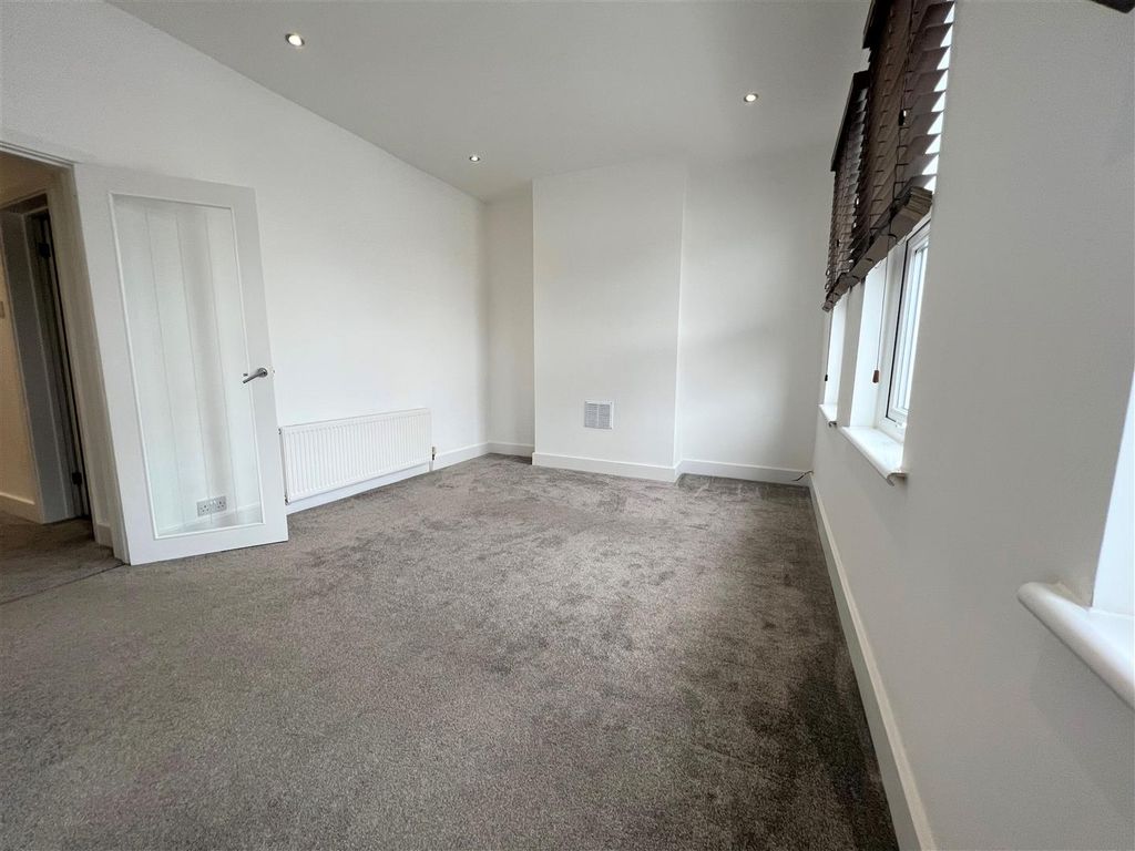 Property photo 3 of 9 Living Room.Jpg