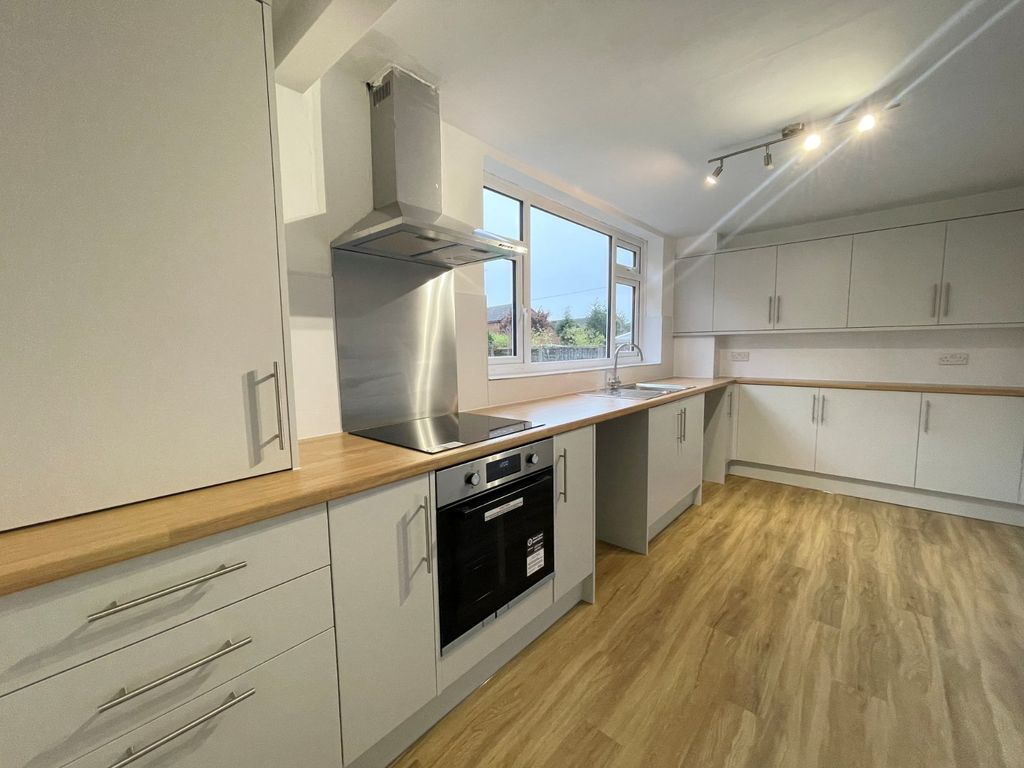 Property photo 1 of 13 Kitchen