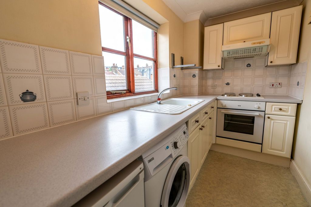 Property photo 2 of 5