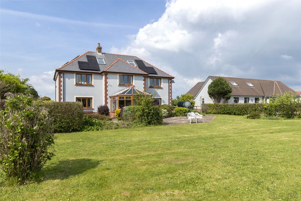Property photo 2 of 54 Picture No. 32