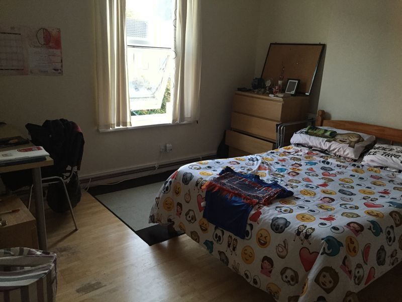 Property photo 1 of 8 Photo 6