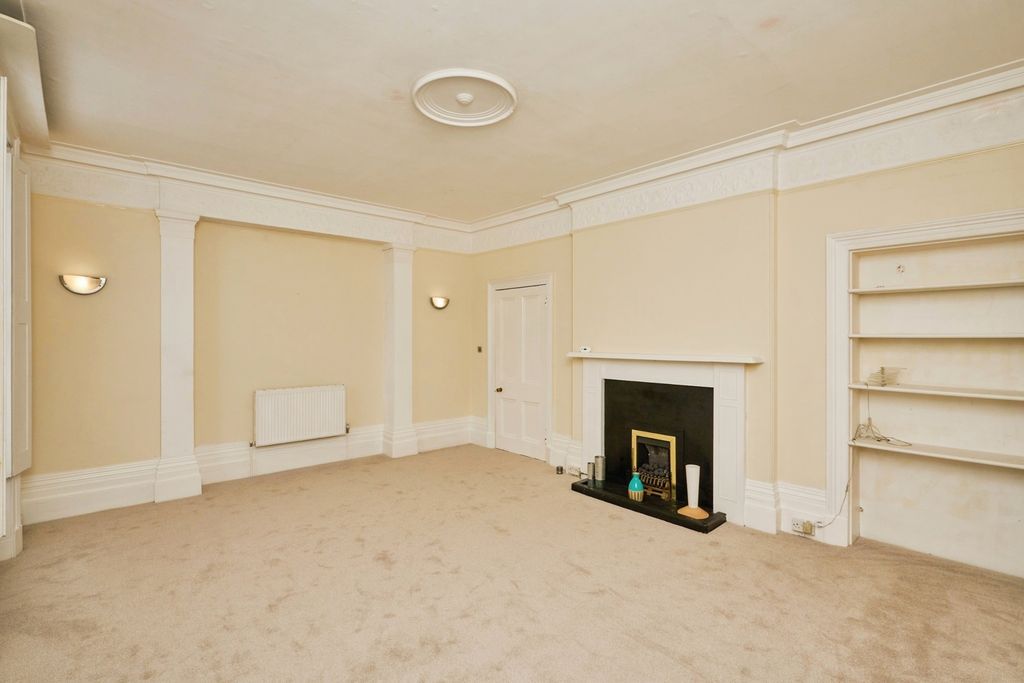 Property photo 2 of 17 Photo