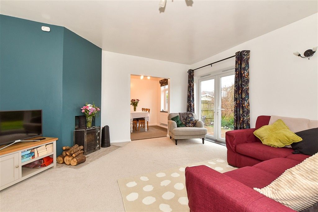 Property photo 2 of 16 Lounge