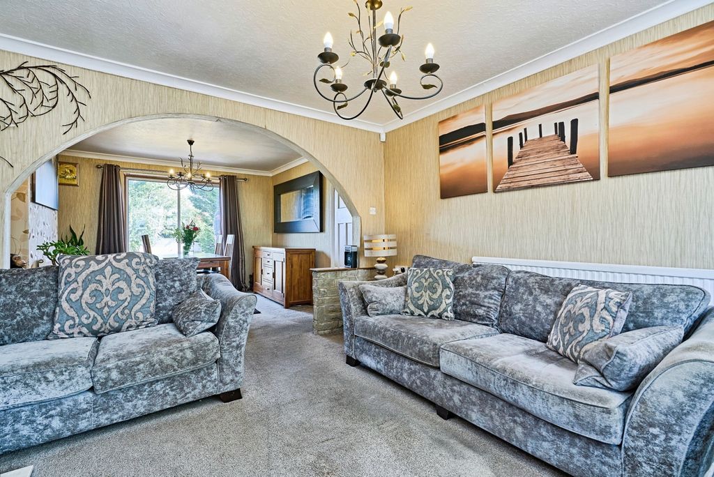 Property photo 3 of 27 Pbox-Img.Jpg