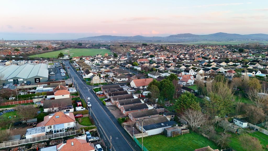 Property photo 2 of 20