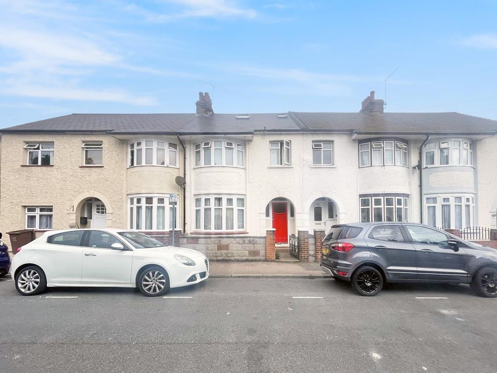 Property photo 2 of 10 External