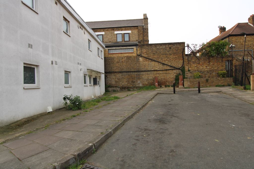 Property photo 1 of 9