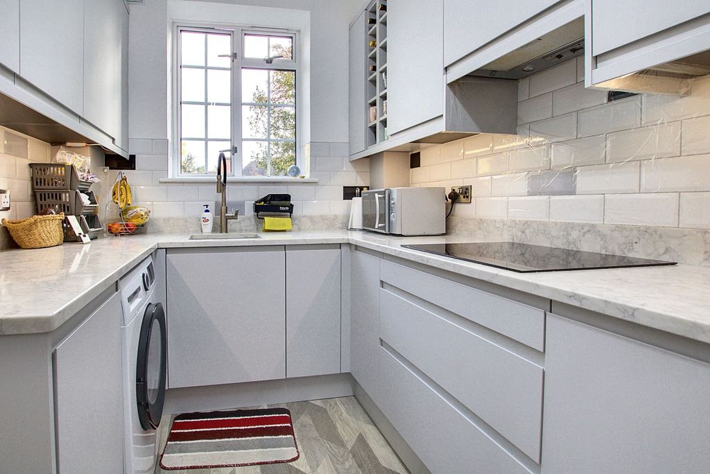 Property photo 2 of 22