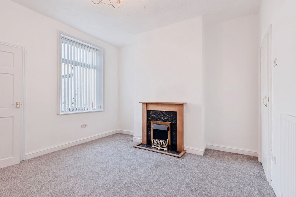 Property photo 3 of 14 Pbox-Img.Jpg