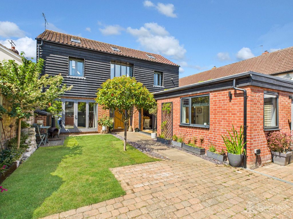 Property photo 1 of 26 Front Of House- Mark Stephens Ewemove Newmarket An