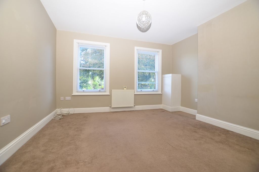 Property photo 3 of 7 Lounge