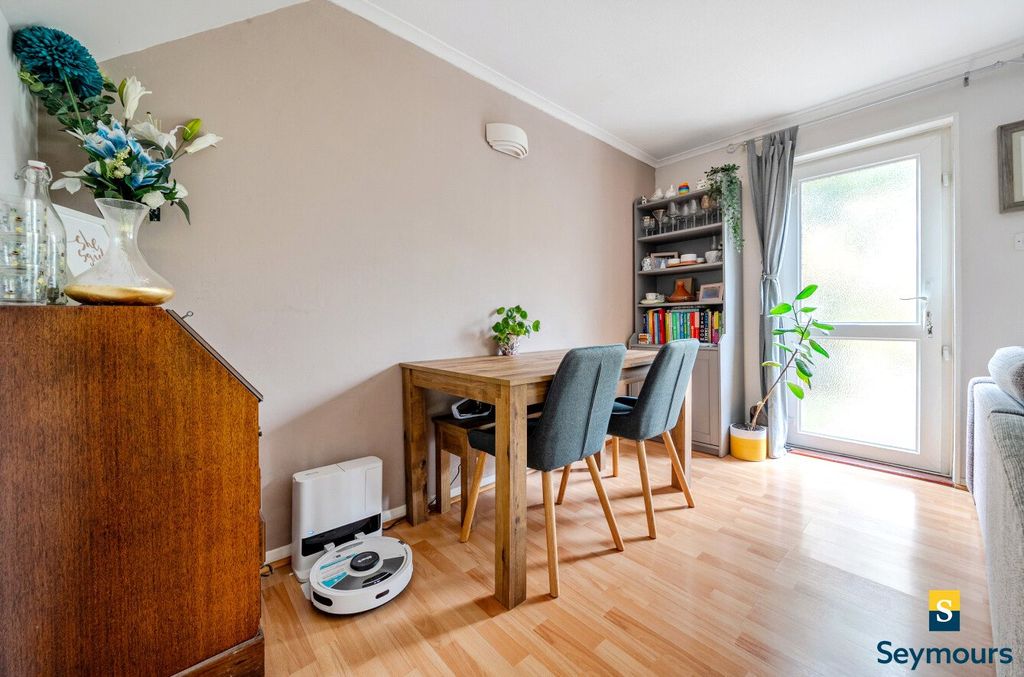 Property photo 3 of 21 Dining Space