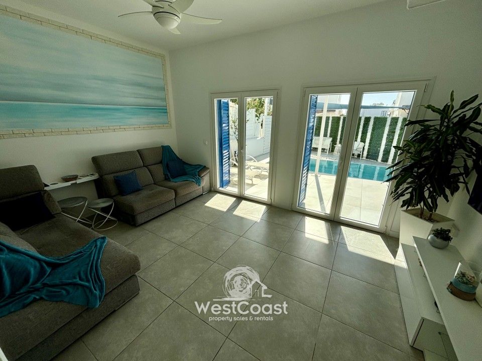 Property photo 2 of 42