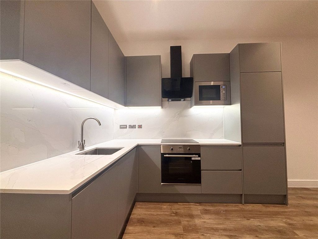 Property photo 1 of 29 Picture No. 06