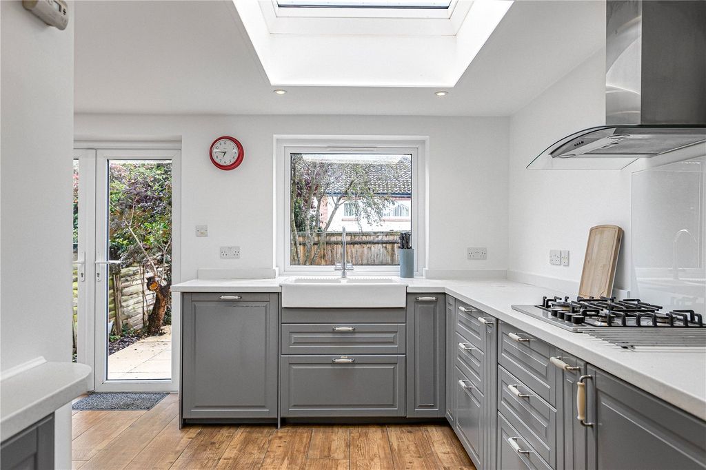 Property photo 2 of 10 Picture No. 15