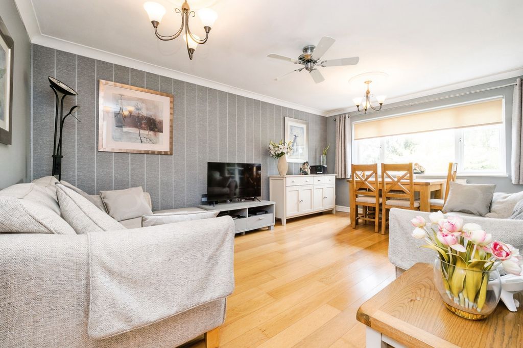 Property photo 2 of 30 Pbox-Img.Jpg