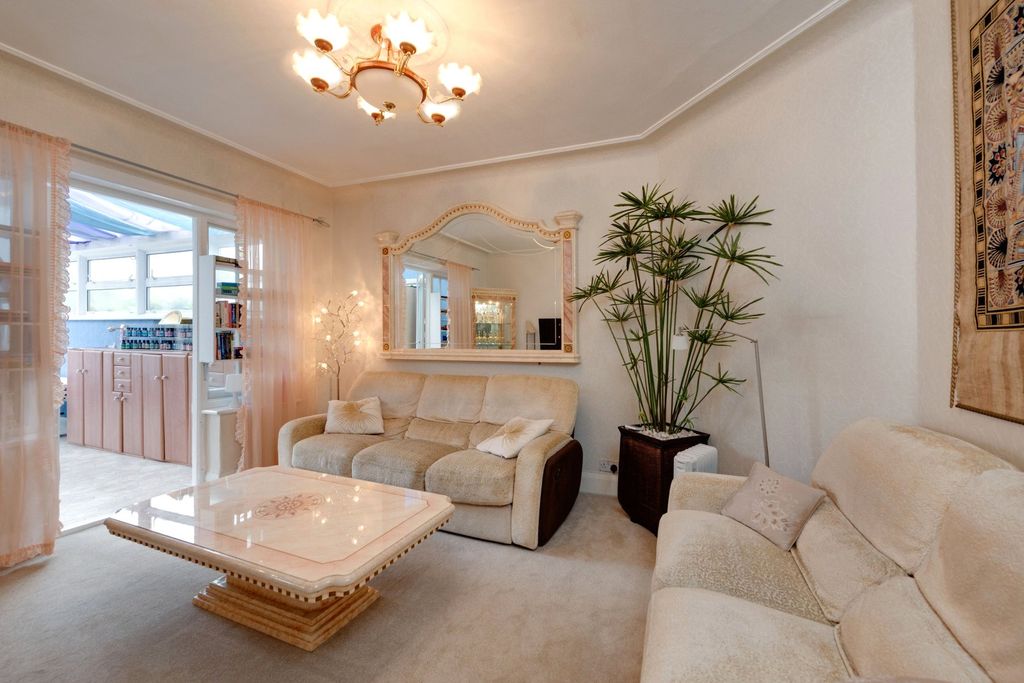 Property photo 2 of 8 Picture No. 04