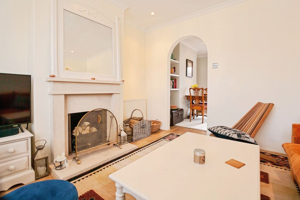 Property photo 3 of 19