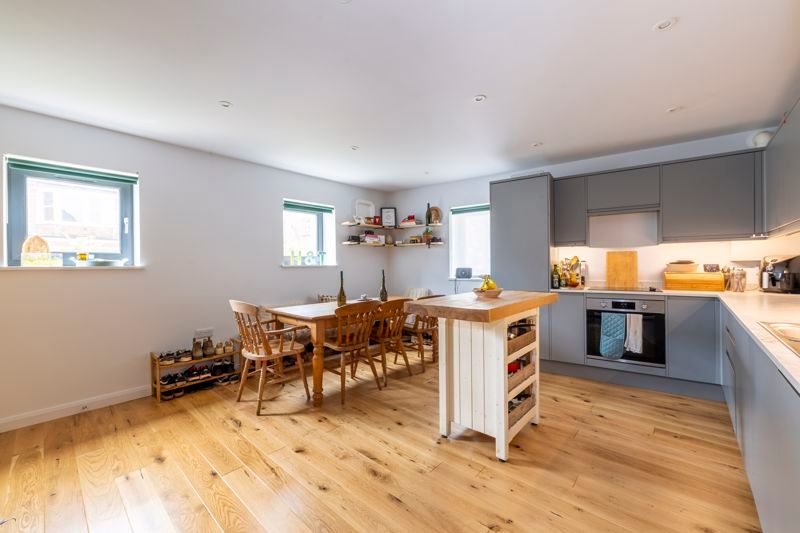 Property photo 2 of 17 Photo 12