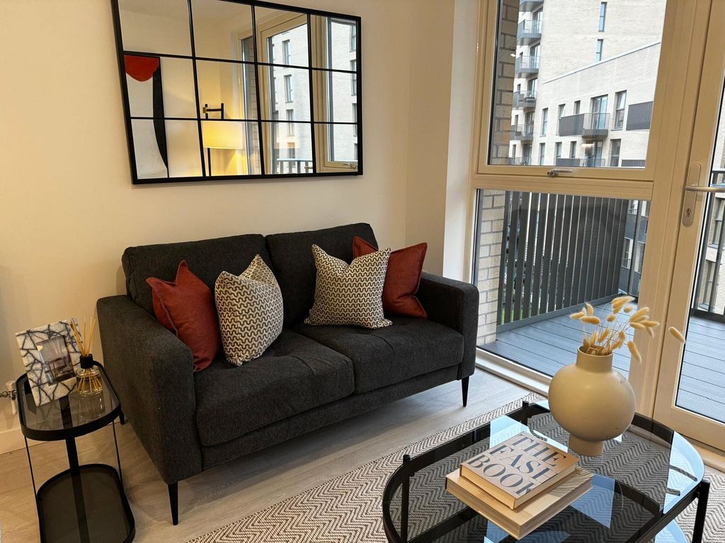 Property photo 2 of 9 Picture No. 16