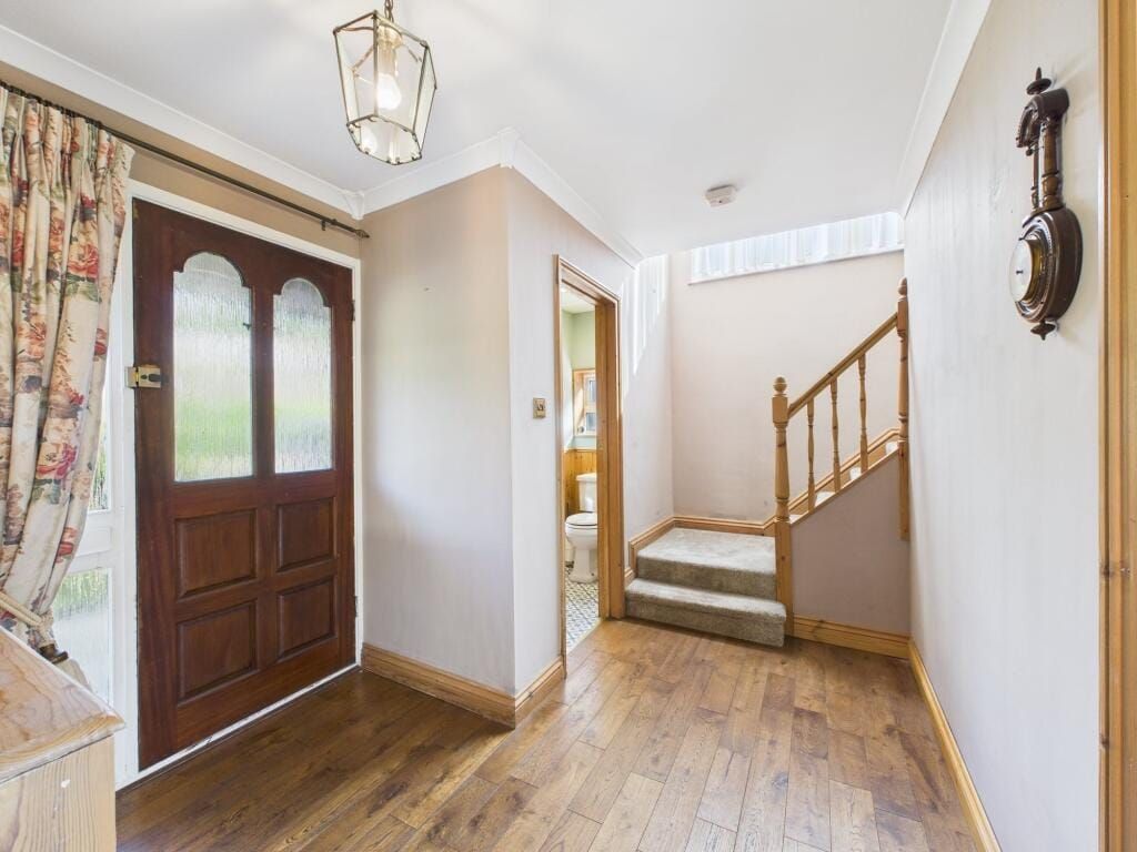 Property photo 2 of 31
