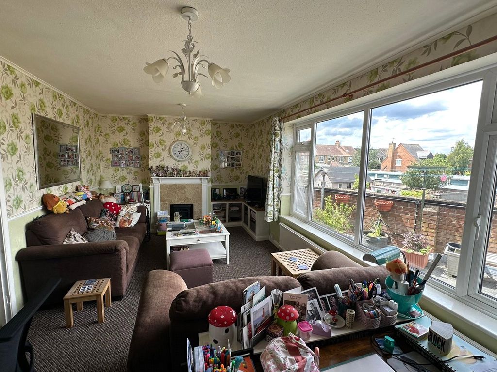 Property photo 2 of 11 Picture No. 12