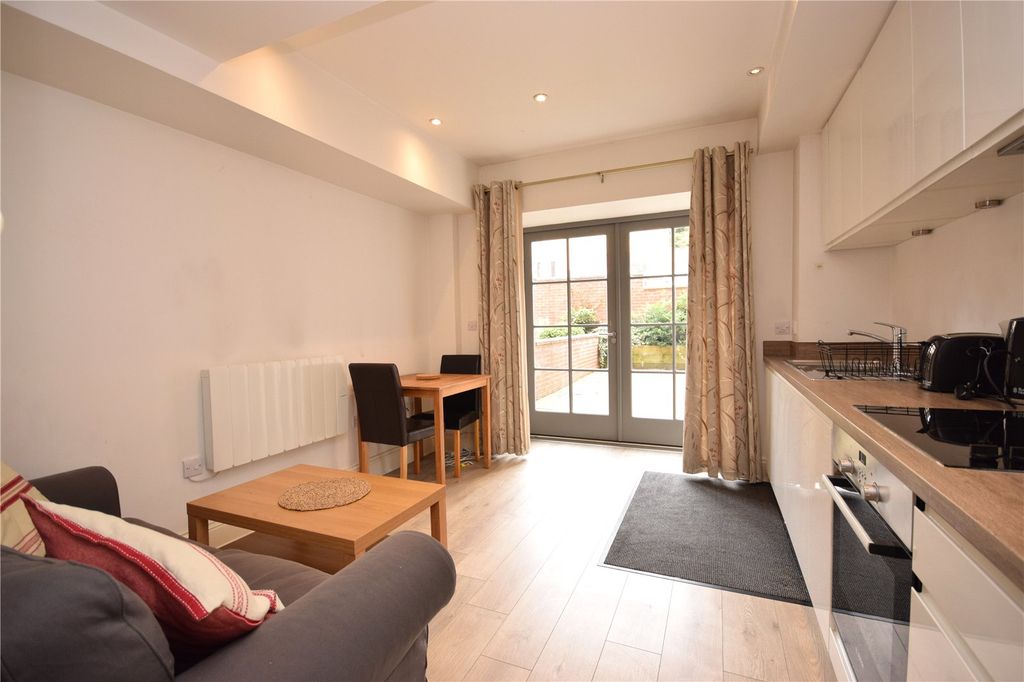 Property photo 2 of 9 Picture No. 01