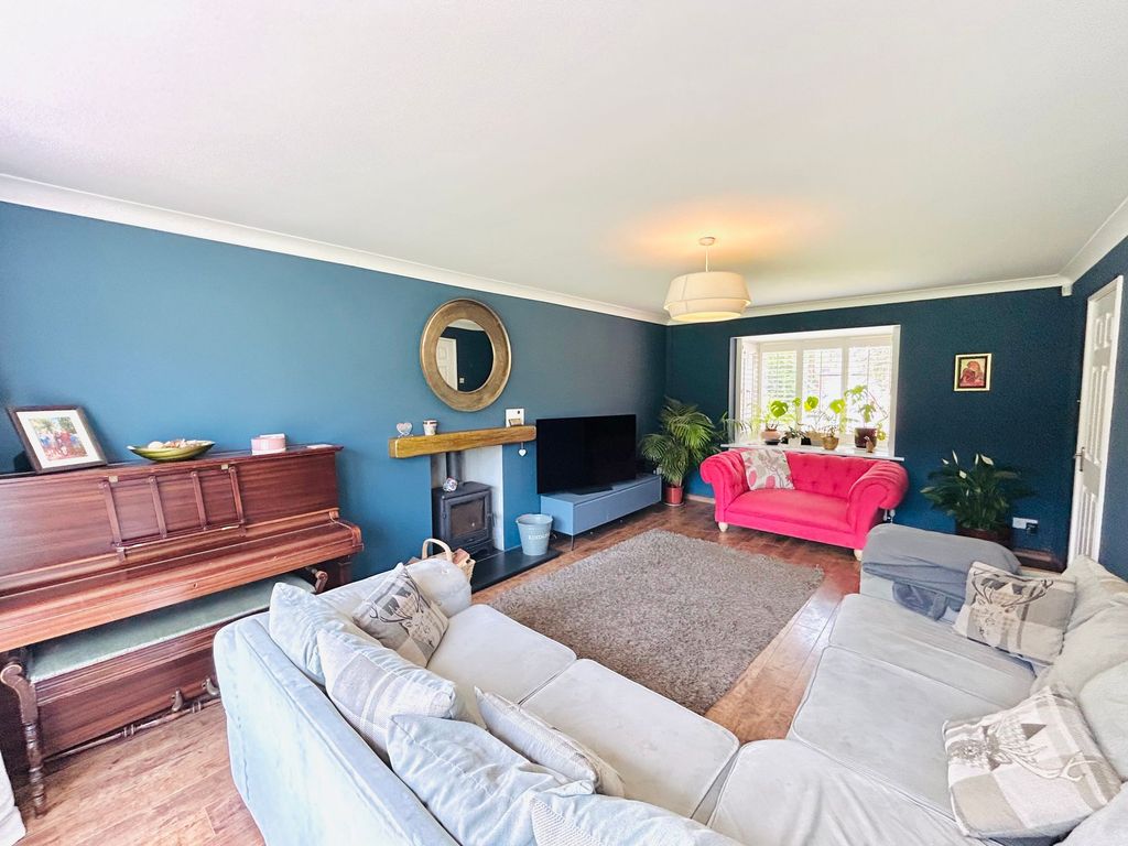 Property photo 2 of 25
