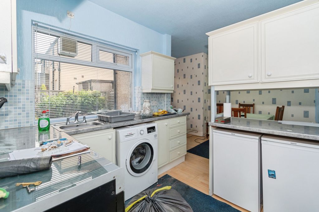 Property photo 3 of 15 Kitchen