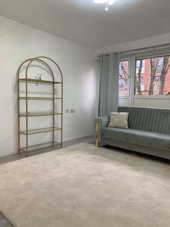 Property photo 3 of 9 Gallery