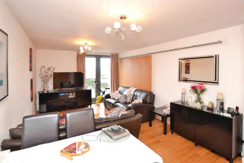 Property photo 3 of 11