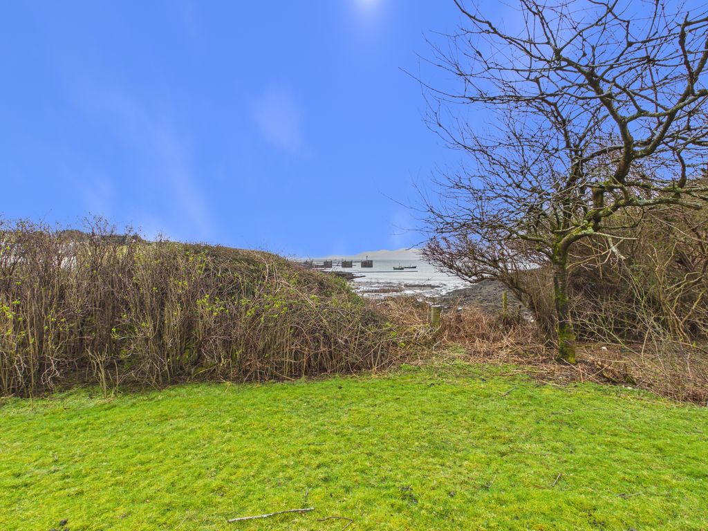 Property photo 3 of 40 Cam03481G0-Pr0141-Still035