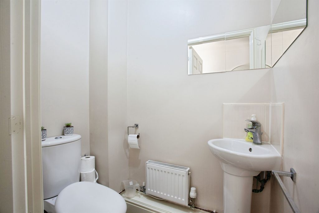 Property photo 3 of 20