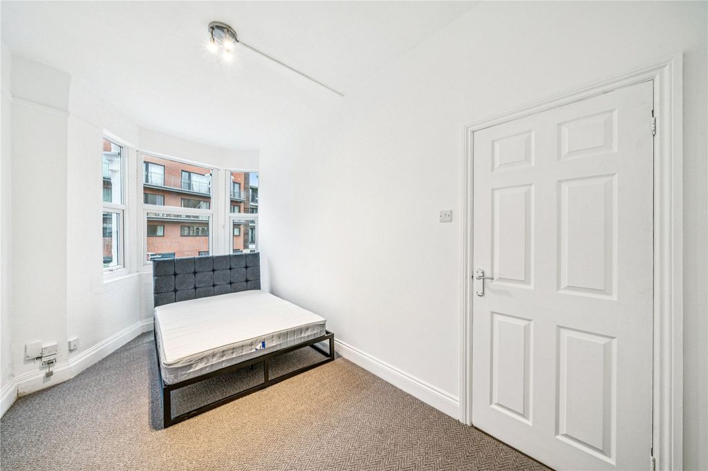 Property photo 3 of 11 Picture No. 16