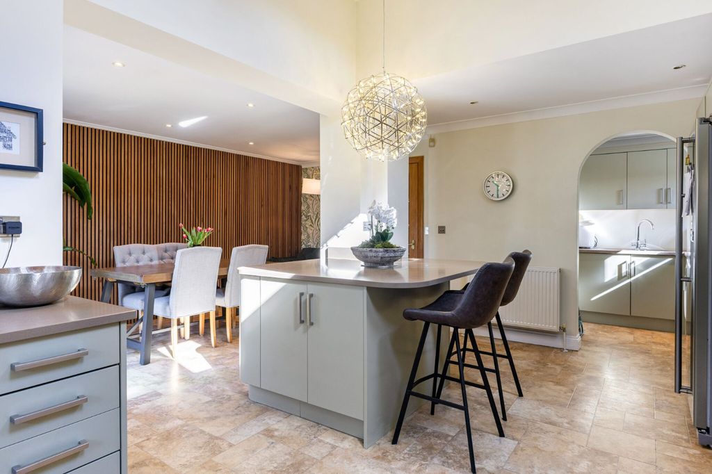 Property photo 2 of 15 Picture No. 34