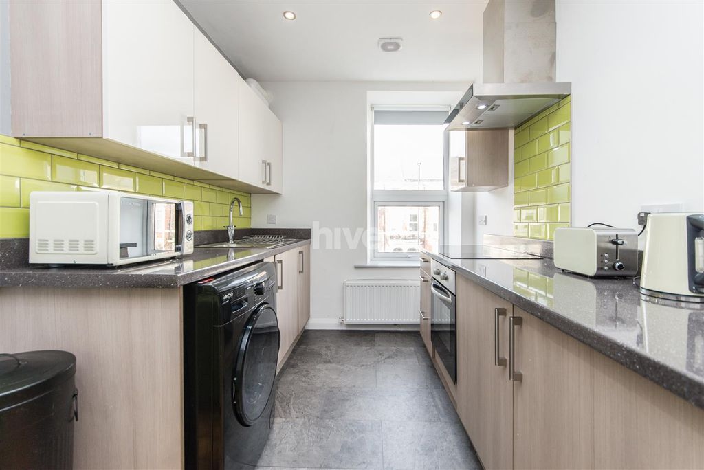 Property photo 2 of 9