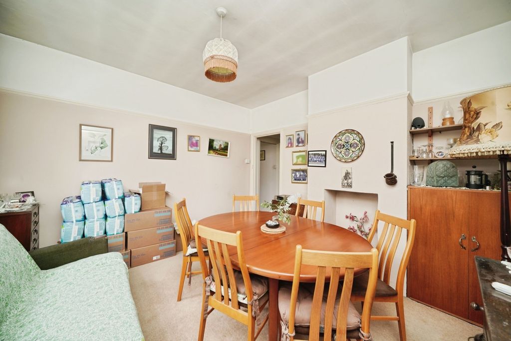 Property photo 3 of 17 Photo