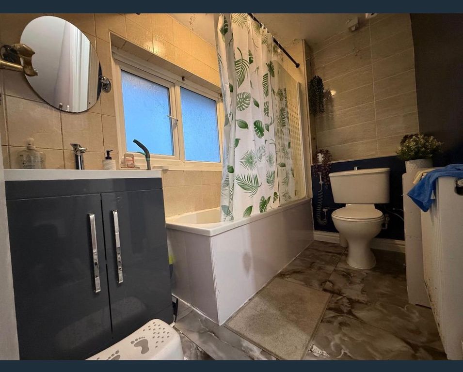 Property photo 3 of 4