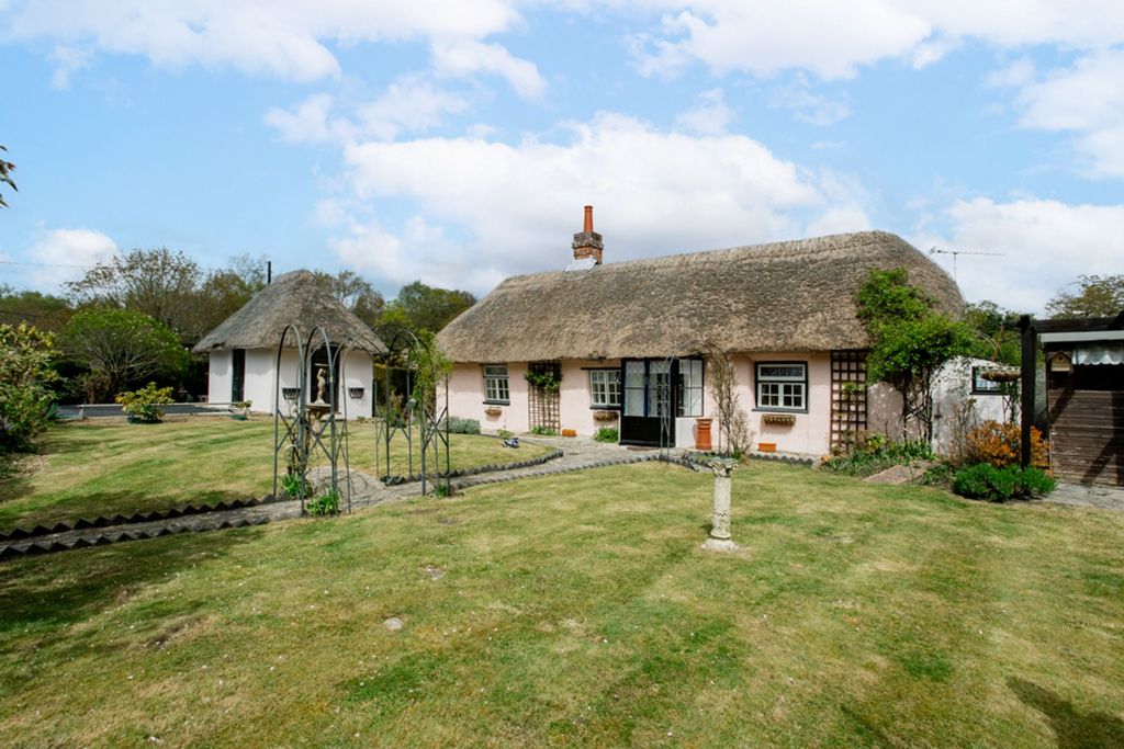 Property photo 2 of 25