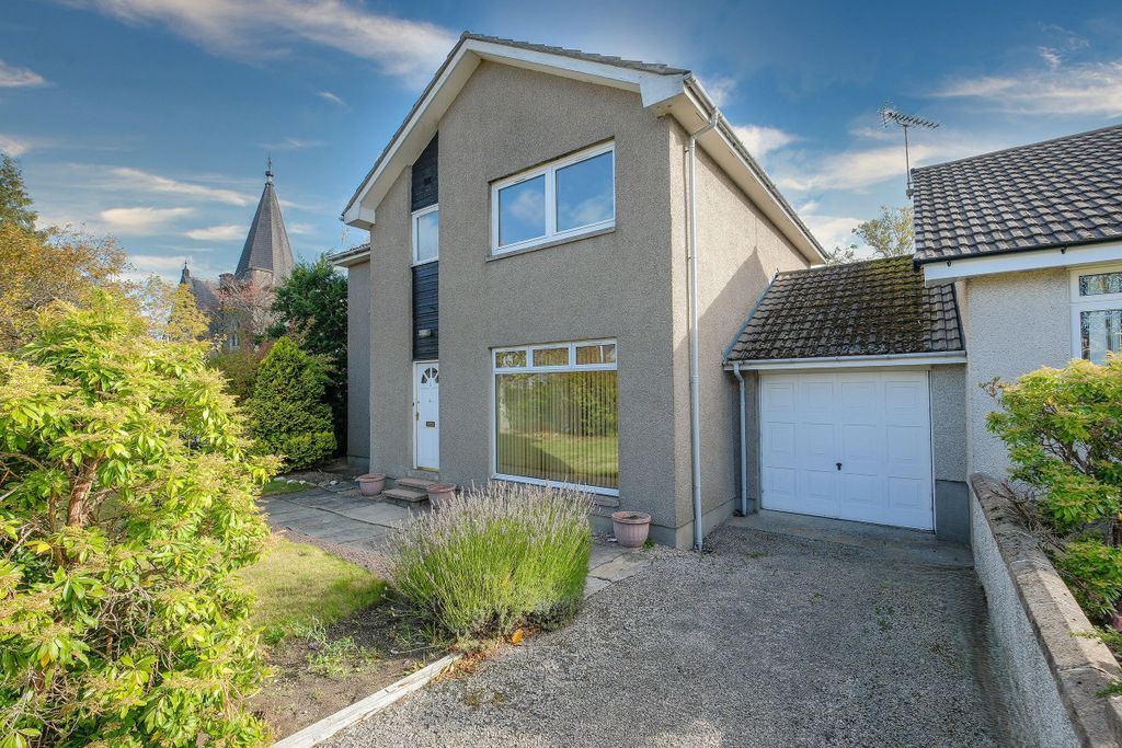 Property photo 2 of 30 Front Of House & Garage