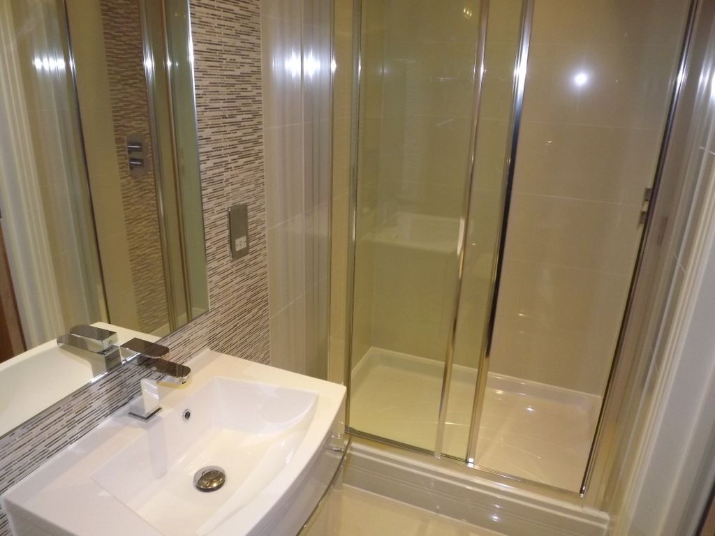 Property photo 3 of 9 Ensuite