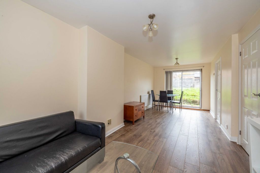 Property photo 3 of 14 Picture 3