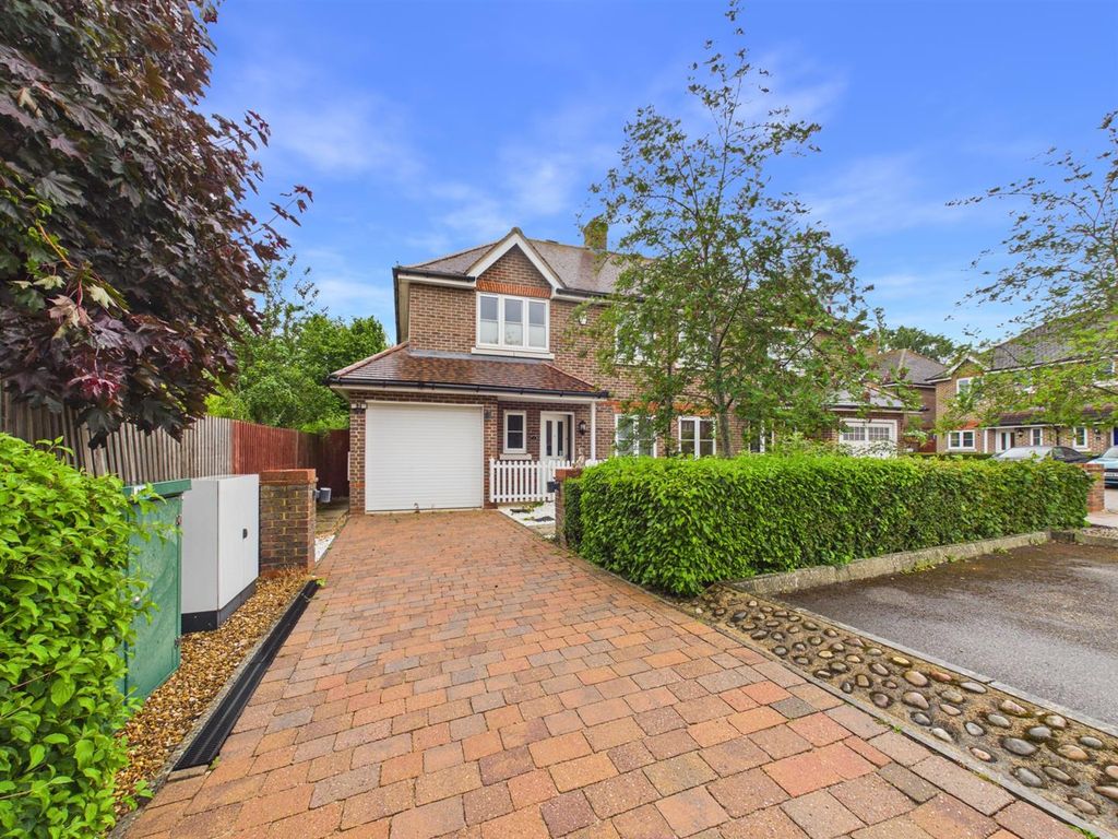 Property photo 1 of 14 Cam02435G0-Pr0297-Still024.Jpg