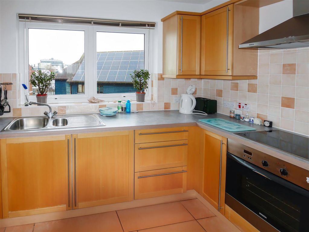 Additional image 8 of 2 bed flat for saleWight Court, Surrey Street, Littlehampton BN17